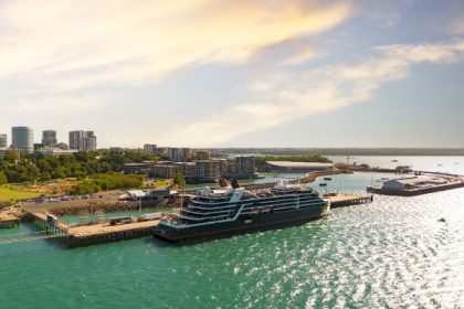 Autoridades destacan en Puerto de Darwin primera visita de buque de Seabourn