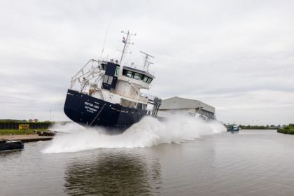 Thecla Bodewes Shipyards lanza y bautiza el MV Vertom Lisa
