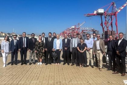 Delegación turca visita Yilport Liscont para estudiar operaciones portuarias de la Unión Europea