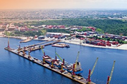 Grupo Chibatão instala muelle flotante temporal en Itacoatiara