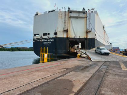 Puerto de Lázaro Cárdenas recibe nueva importación de vehículos en la Terminal de Usos Múltiples II