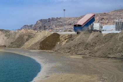 Autoridad Portuaria de Almería usa residuos y tierras de obras ferroviarias en Muelle de Pechina