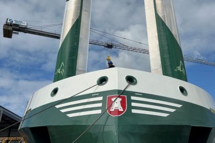 Holland Shipyards Group instala a buque de De Bock Maritiem sistema VentoFoils de Econowind