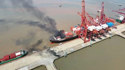 Se registra explosión en buque de Yang Ming atracado en Puerto de Ningbo