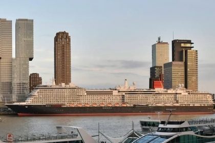 Puerto de Rotterdam recibe recalada inaugural de último buque de Cunard