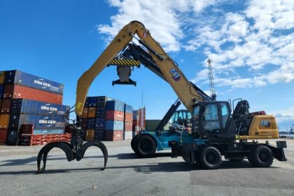 SIA Rigas Universalais Terminals recibe un manipulador de materiales y un reach stacker