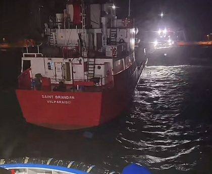 Remolcadores impiden que nave colisione con dique Valparaíso III en medio del temporal
