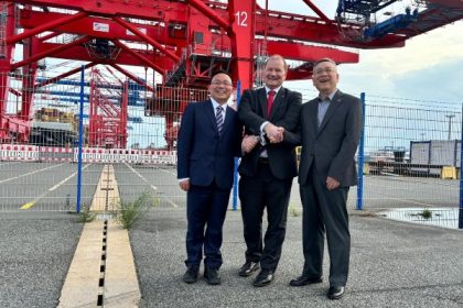 Container Terminal Wilhelmshaven JadeWeserPort firma acuerdo de cooperación con Oficina de Comercio de Fengtai y Zhejiang Seaport Logistics Group