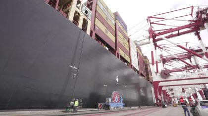 MSC Mette es el primer buque en conectarse a sistema de energía de tierra de Terminal Best del Puerto de Barcelona