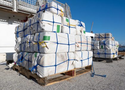 Guardia Costera de Estados Unidos desembarca paquetes de cocaína en Port Everglades