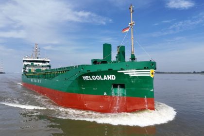 Navalis Shipping bautiza el MV Helgoland en Puerto de Hamburgo