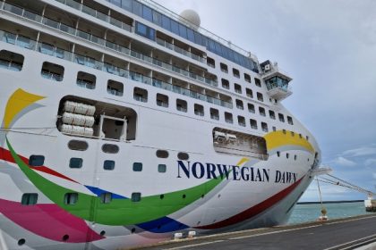 Puerto de Le Havre recibe última visita del año del Norwegian Dawn