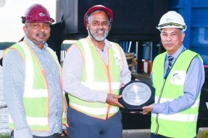 Westports celebra primer servicio de Sea Hawk Global Lines de Port Klang a Kuala Tanjung