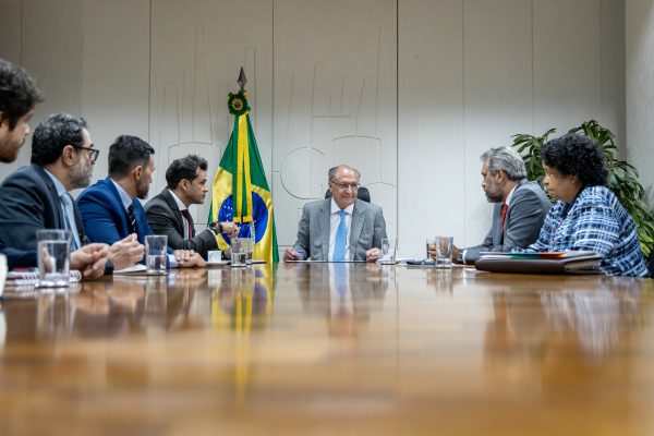 Governo do Ceará assina resolução aprovando a primeira fase do projeto de hidrogênio verde