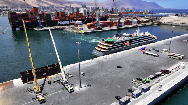 Cruise arrives for the first time at the Port of Iquique