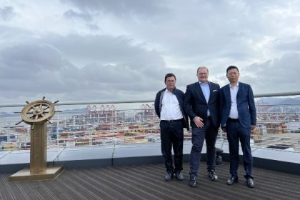 Filial de Ningbo Zhoushan Port Group es primer inquilino de nuevo centro logístico en JadeWeserPort