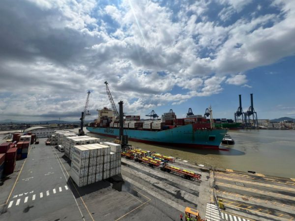 Porto de Itajaí recebe autorização para operar com cargas de contêineres na JBS Terminais