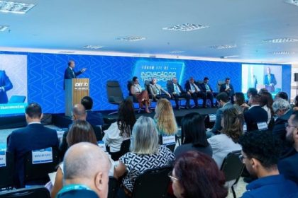 Directiva de ABTP participa en foro sobre innovación y ESG en el transporte