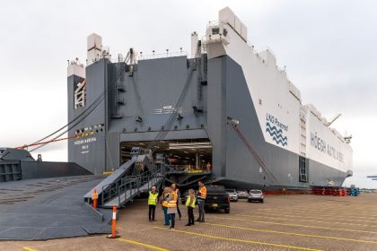 Höegh Aurora hace primera visita a Puerto de Ámsterdam