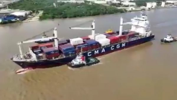 Buque de CMA CGM es asistido tras sufrir desperfecto y chocar contra muelle en Zona Portuaria de Barranquilla