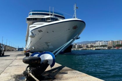 Sun Princess carga GNL en primera visita a Tenerife