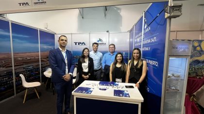 Empresa Portuaria Arica fortalece trabajo con gremios y clientes en Expocruz 2024