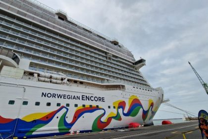 Nuevo buque de NCL hace primera visita a Puerto de Le Havre