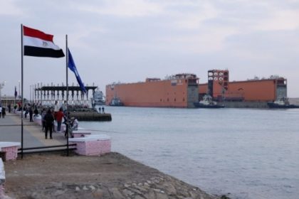 Canal de Suez hace mayor operación cualitativa de su historia