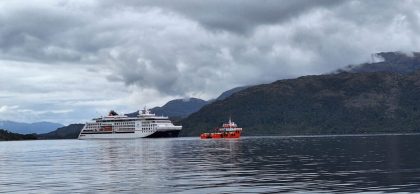 Puerto Edén recibe primer crucero de temporada 2024-2025 en Magallanes