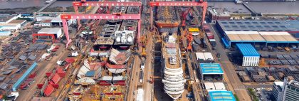 Shanghai Waigaoqiao Shipbuilding alcanza hito tras superar 100 millones de toneladas de capacidad de transporte