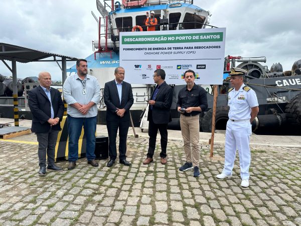 Fornecimento de energia elétrica para rebocadores é ativado no Porto de Santos