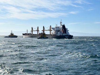 Bulk carrier Spar Indus fondea en bahía de Coronel tras varar en ingreso al Golfo de Arauco