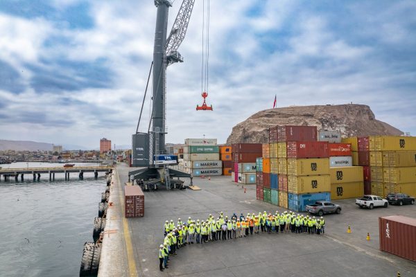 Terminal Puerto Arica inaugura nueva grúa fabricada en Alemania