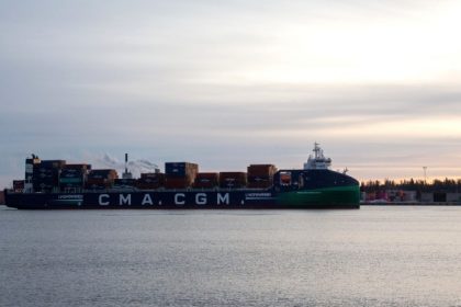 Puerto de Gävle da primera bienvenida a buque de CMA CGM MS Rundale