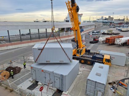 Primer OPS para ferrys del Port de Barcelona arriba a terminal de Grimaldi