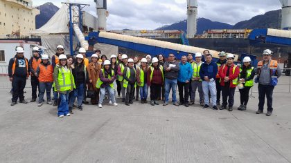 Invitan a estudiantes a presenciar quinto embarque minero en muelle de Emporcha