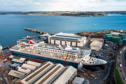 Crucero Balmoral recibe pintura eficiente, hélices y propulsores