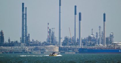 Singapur: Shell cierra unidad de procesamiento de petróleo para investigar fuga