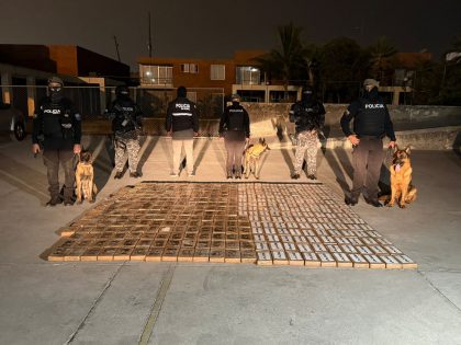 Policía ecuatoriana decomisa 398 kilos de cocaína con destino a China en terminal portuario de Guayaquil