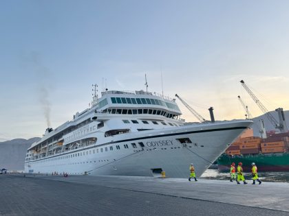 Puerto de Iquique recibe al crucero residencial Villa Vie Odyssey