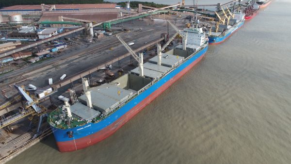 Porto do Itaqui opera com um dos maiores navios de celulose do mundo