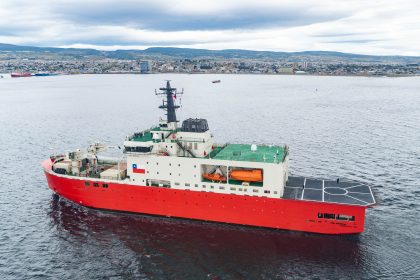 Rompehielos Almirante Viel llega a su puerto base en Punta Arenas