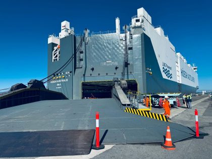 España: Puerto de Santander recibe el arribo de un cuarto buque PCTC clase Aurora