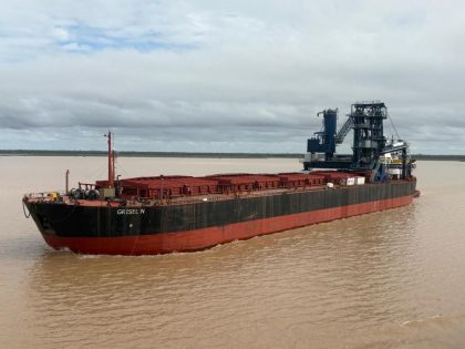 Argentina: Presentan barcaza para agilizar carga en aguas del Río de la Plata