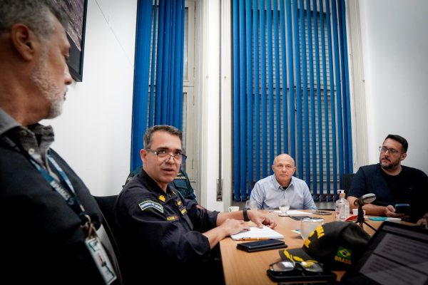 As negociações para reparar o cais danificado pela colisão de um petroleiro no Porto de Santos avançam
