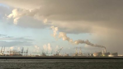 Países: Empresas del Puerto de Rotterdam bajan 8% las emisiones de gases contaminantes 