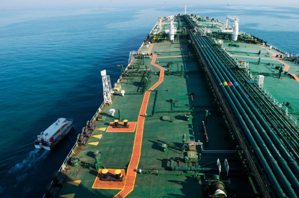 UE y G7 evalúan prohibición de servicios marítimos para exportaciones de petróleo ruso