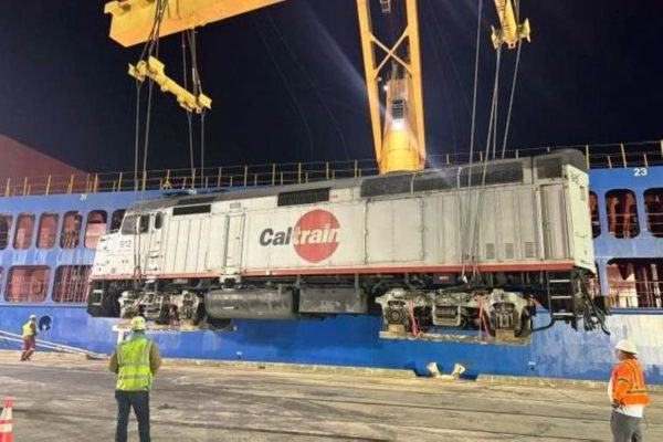 Confirman fecha en que arribará a Puerto del Callao segundo embarque de trenes donados por Caltrain a Lima