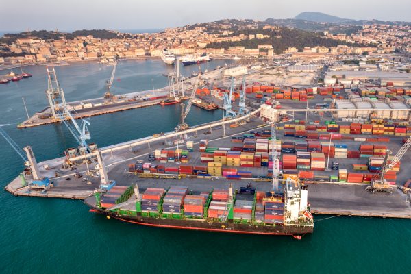 Italia: Autoridades revisan próximos proyectos para desarrollar Puerto de Ancona