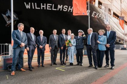 Hapag-Lloyd bautiza al Wilhelmshaven Express en Puerto de Jade Weser